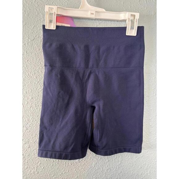 NWT Yitty Fabletics Nearly Naked Shaping High Waist Short Navy size M/L. Retail - Picture 2 of 3